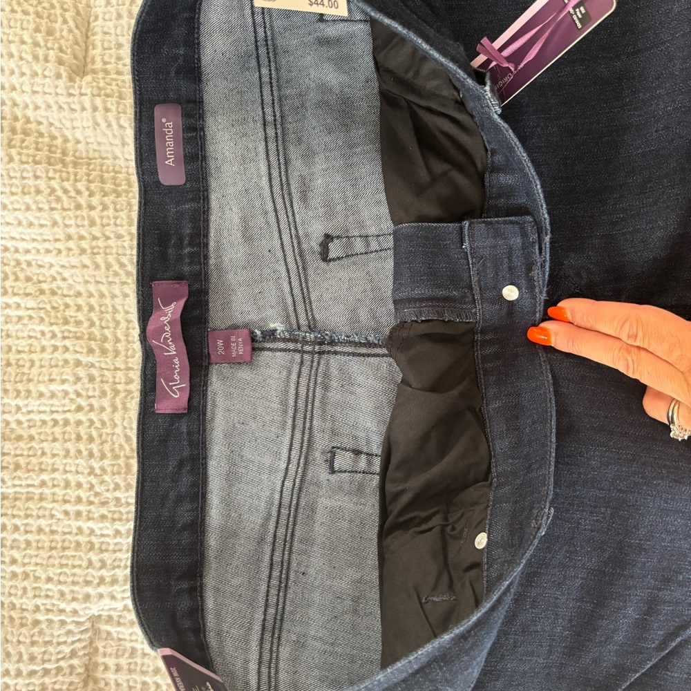 Gloria Vanderbilt Amanda Dark Indigo Jeans - Picture 5 of 7